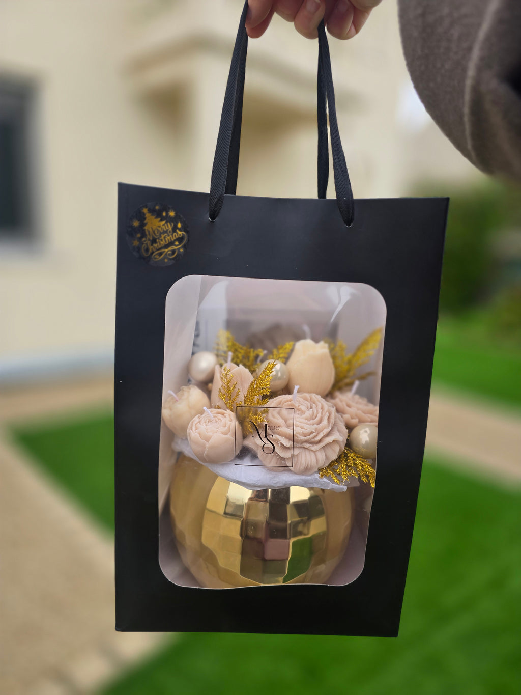 Bouquet en vase doré